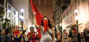 İsyan Ateşi ve Direniş Kültürünü Içinde Barındıran Her Kadın Devrime Gebedir