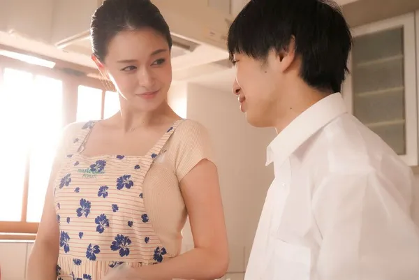 sex lang man ở tuổi dậy thì cậu con trai luôn nhìn má mình với ánh mắt khác, và rồi…